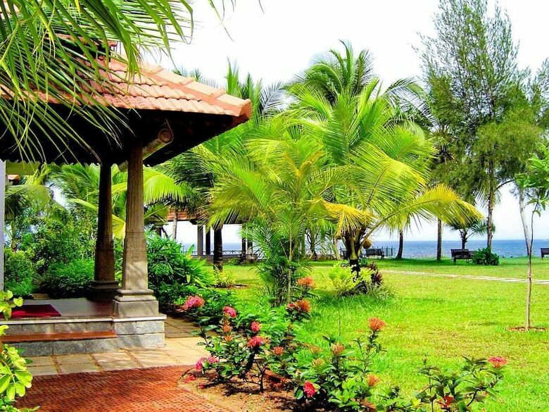 Hotel Backwater Ripples Kumarakom