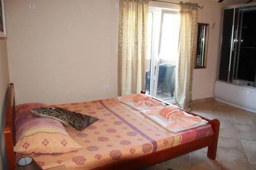 Apartments Lav Costas