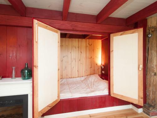 Beautiful Apartment In Burgerbrug Near Beach