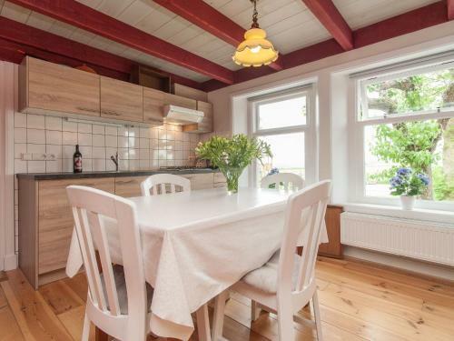Beautiful Apartment In Burgerbrug Near Beach