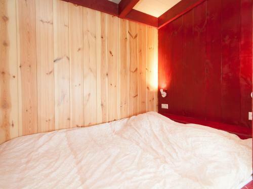 Beautiful Apartment In Burgerbrug Near Beach