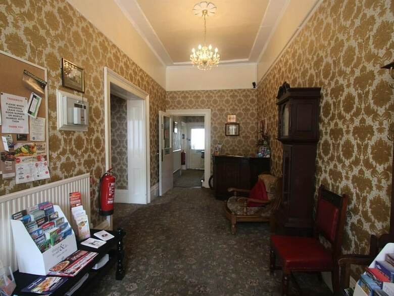 Hostal Spring Garden Guest House