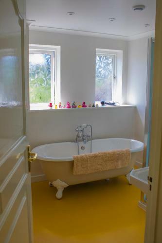 Hostal The Grange Guesthouse, Cefn-coed