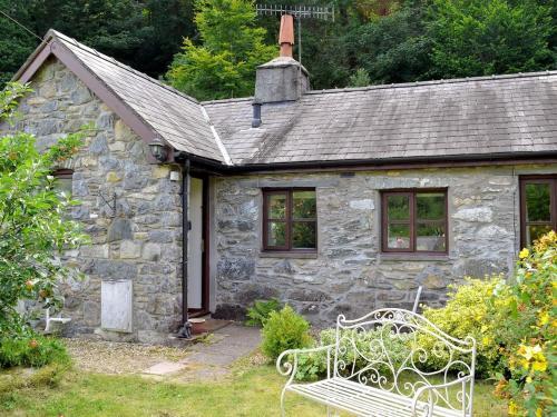 Tyn Y Ffynnon
