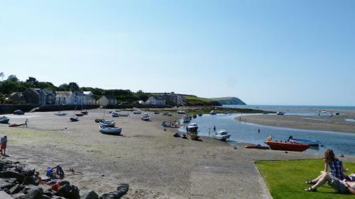 Ael Y Bryn