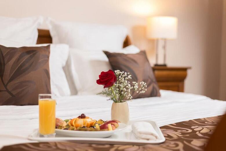 Hotel Athos R.m.t.