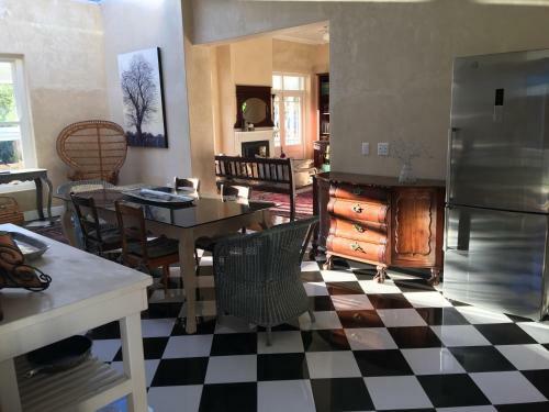 Hostal Shades Of Africa