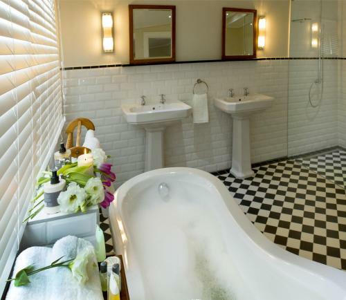 Royal St. Andrews Hotel, Spa And Conference Centre