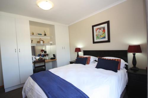 Hostal Marren House