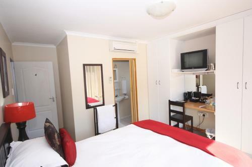 Hostal Marren House