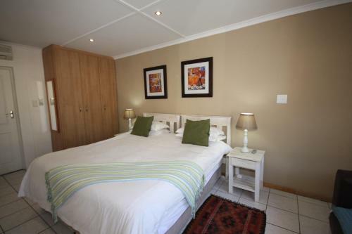 Hostal Marren House
