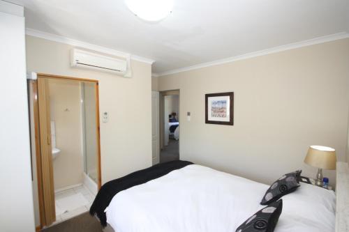 Hostal Marren House