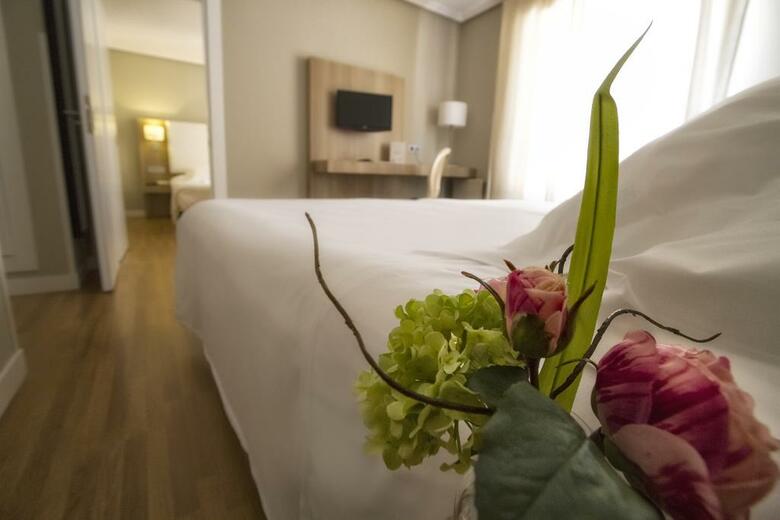 Hotel Arcea Los Lagos