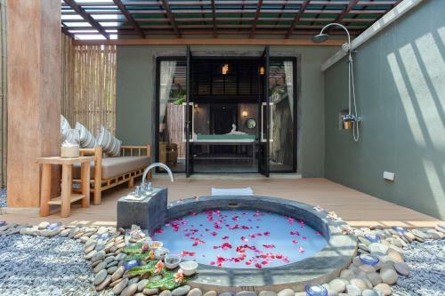Hotel Mai Holiday By Mai Khao Lak