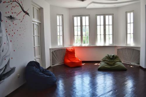 Hostal Trip.le Guest House