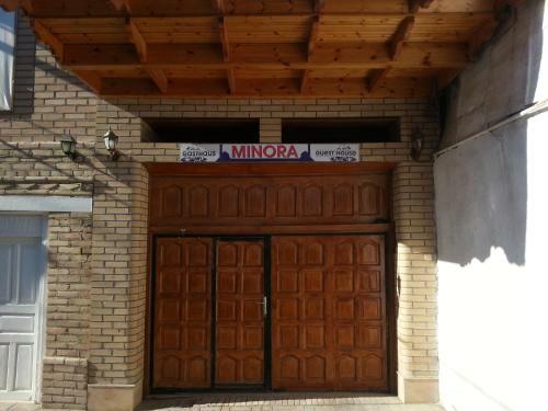 Hostal Trip.le Guest House