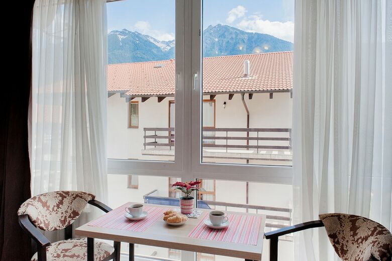 Oplot Hotel