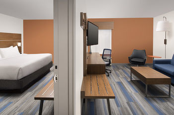 Hotel Comfort Inn And Suites