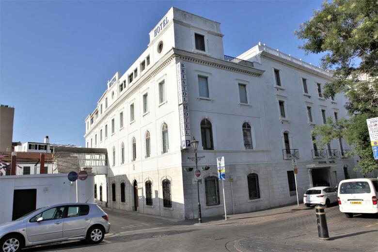 Hotel Bristol