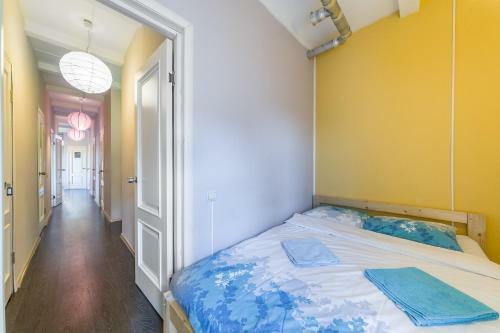 Hostel Whose Suitcase