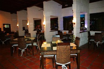 Hotel All Seasons Resort