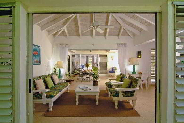 Hotel Settlers Beach