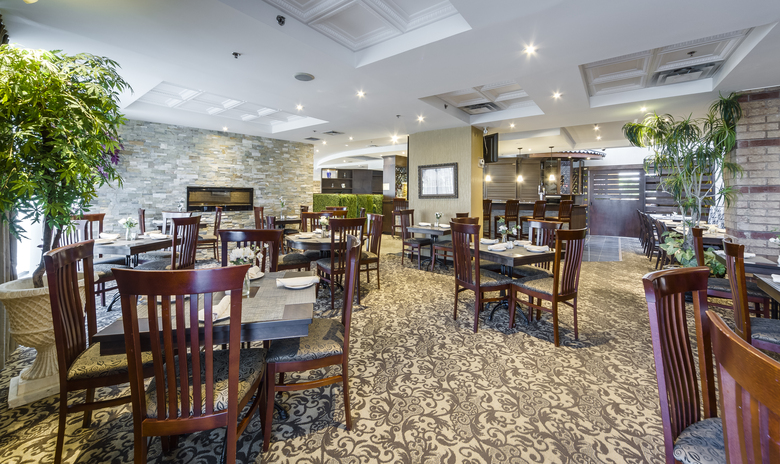 Hotel Monte Carlo Inn Airport Suites