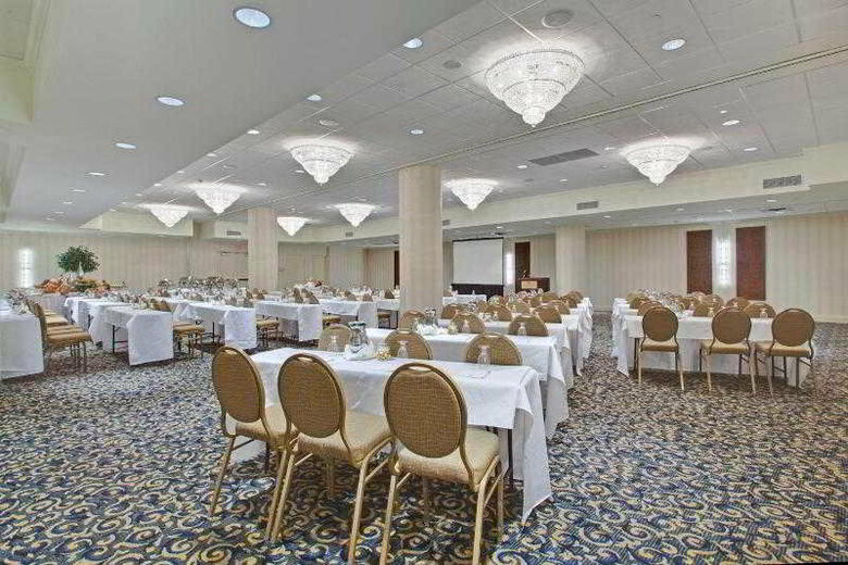 Hotel Crowne Plaza Toronto Airport