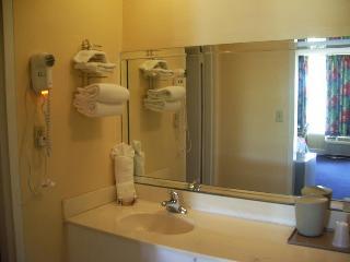 **royal Islander Hotel**