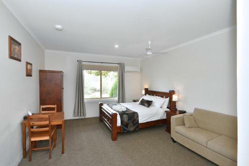Inglewood Motel And Caravan Park Victoria