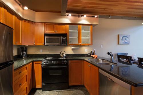 Apartamentos Greystone Lodge By Whistler Accommodation