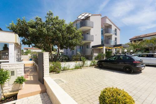 Apartments Astinian