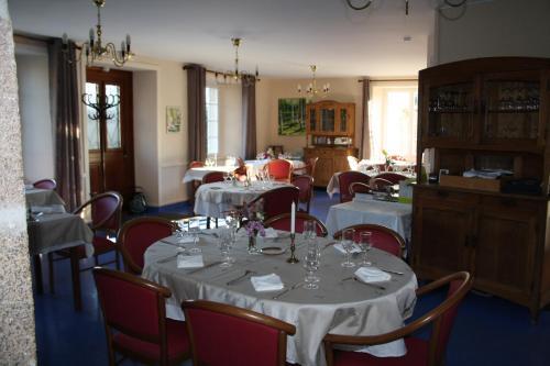 Hotel Logis Auberge De Saint Julien Aux Bois