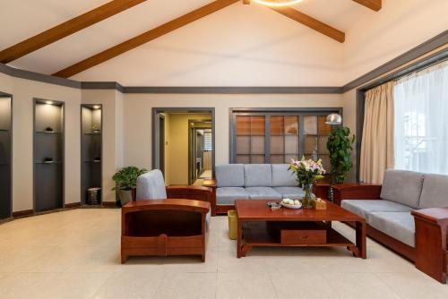 Wind & Moon Holiday Home