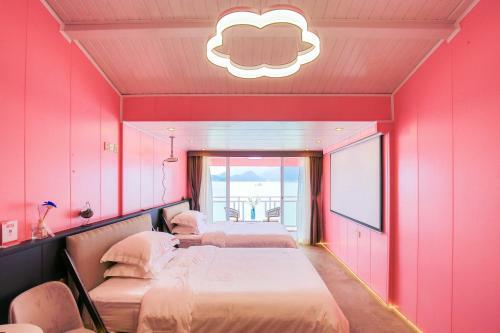 Wind & Moon Holiday Home
