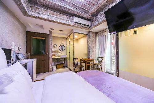 February Hotel Susung