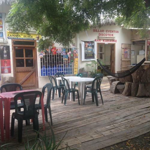 Hostal Camping Beach