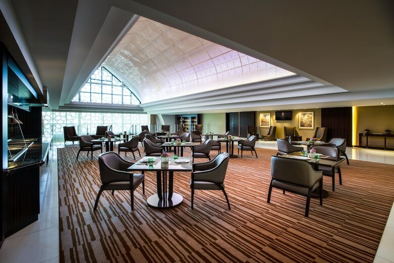 Bab Al Qasr Hotel