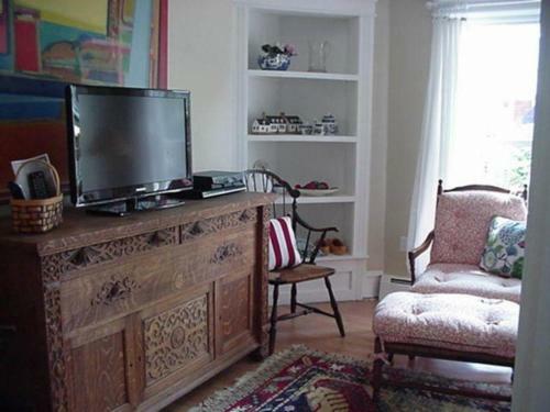 Center 15 House
