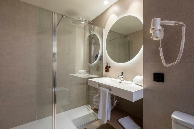 Hotel Acta Pir�mides
