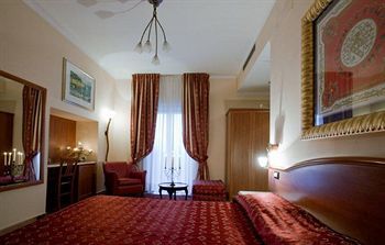 Hermitage Capua Hotel