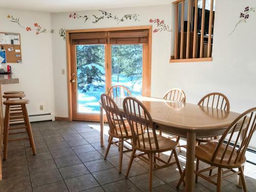 Apartamento East Vail Mountain & Waterfall View Condo