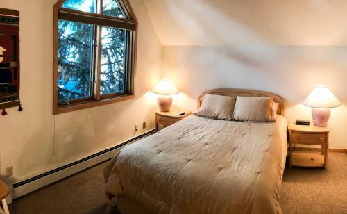 Apartamento East Vail Mountain & Waterfall View Condo