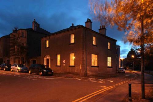 Bed & Breakfast Corrib House Guest Accommodation