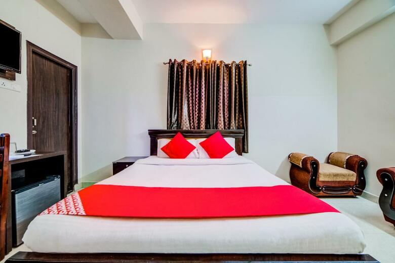 Hostal Oyo 6749 The Royal Nest