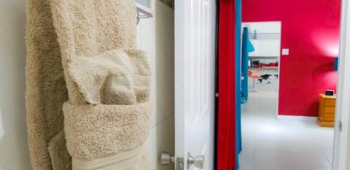 New Kingston Guest Apartments @ Donhead