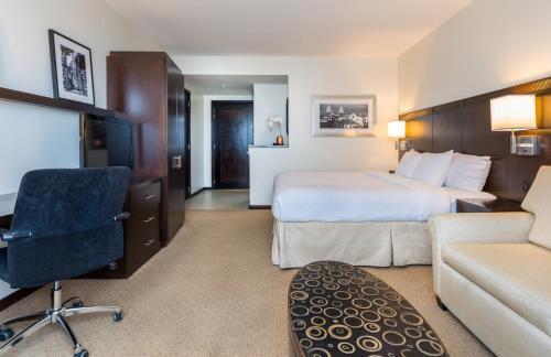 Hotel Courtyard By Marriott Panama At Metromall Mall