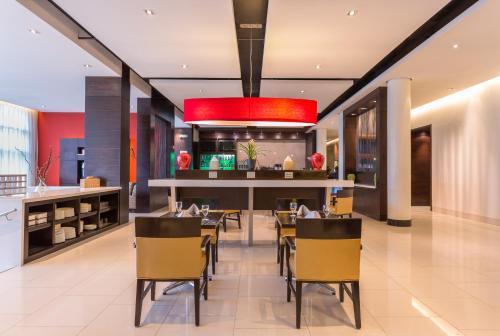 Hotel Courtyard By Marriott Panama At Metromall Mall