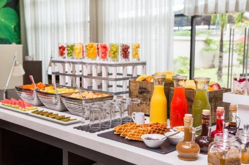 Hotel Courtyard By Marriott Panama At Metromall Mall