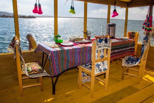 Uros Sol Y Luna Lodge